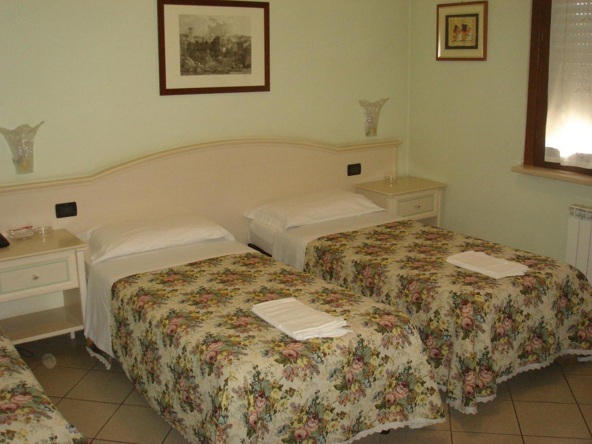 פארמה Albergo Il Gufo חדר תמונה